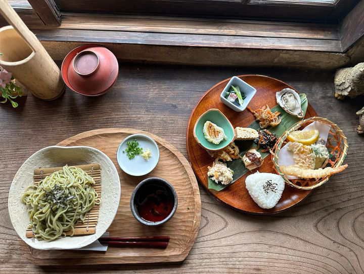 宇多津町新町 蔵カフェこうらく