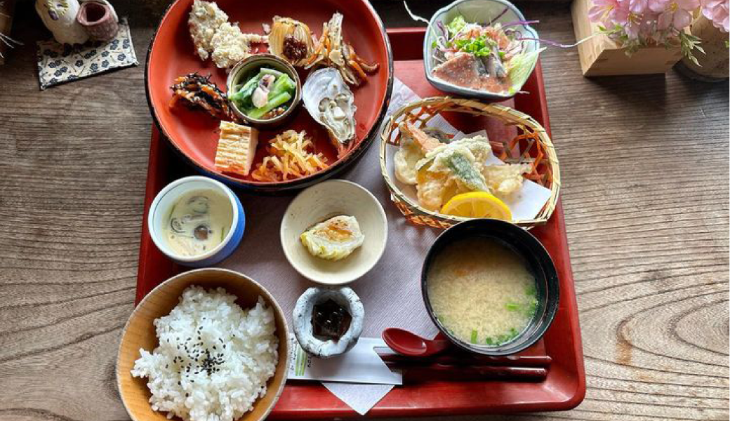 宇多津町新町 蔵カフェこうらく