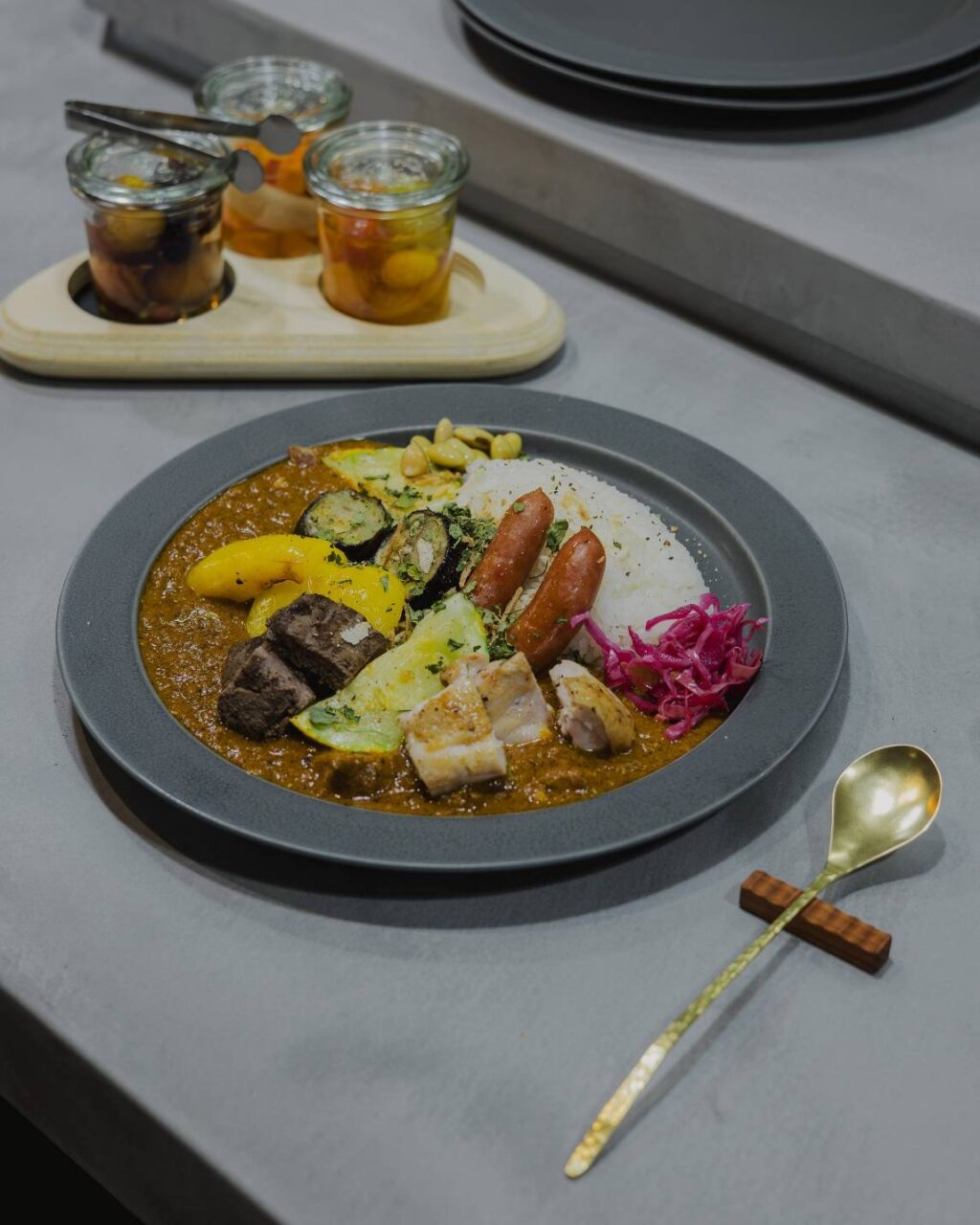 高松市鍛冶屋町 カレーと日用品ヒビノ商店